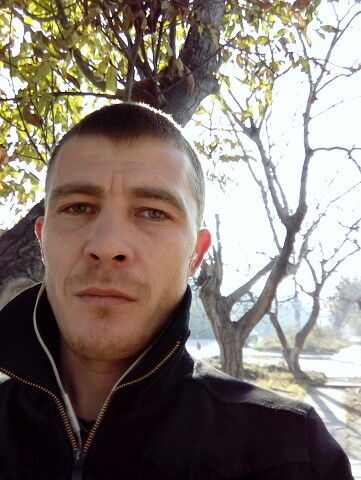  17206446  Valik, 37 ,    