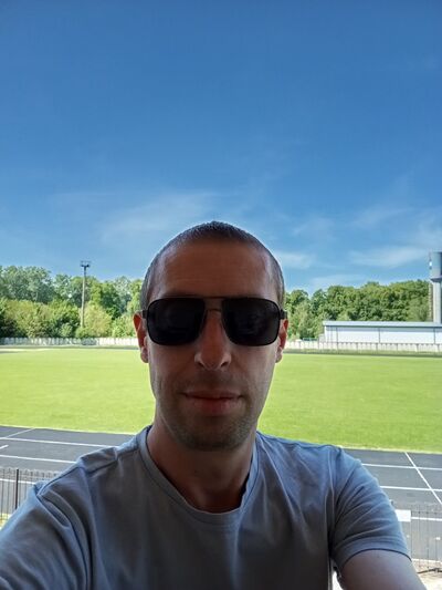  ,   Karlito, 41 ,   c 
