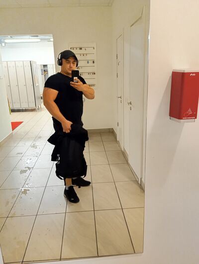  ,   Artur, 34 ,   ,   