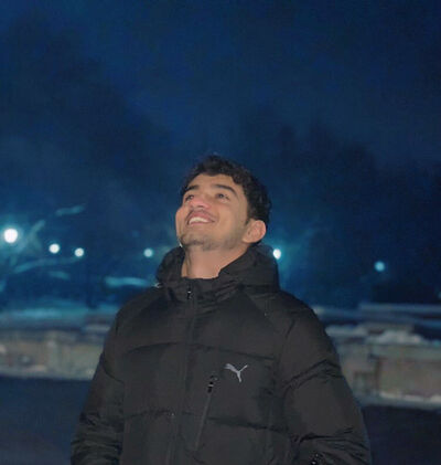  ,   Theo, 24 ,  