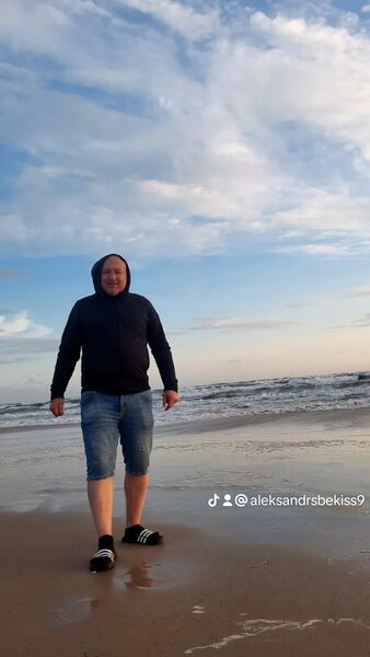  ,   Aleksandrs, 41 ,   ,   