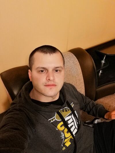  ,   Viktor, 35 ,   ,   