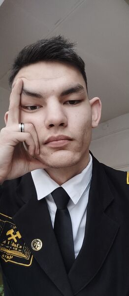 ,   Viktor, 20 ,   ,   
