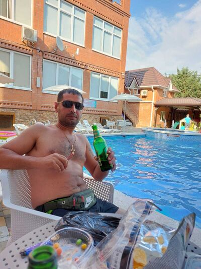  ,   Erik, 38 ,   ,   
