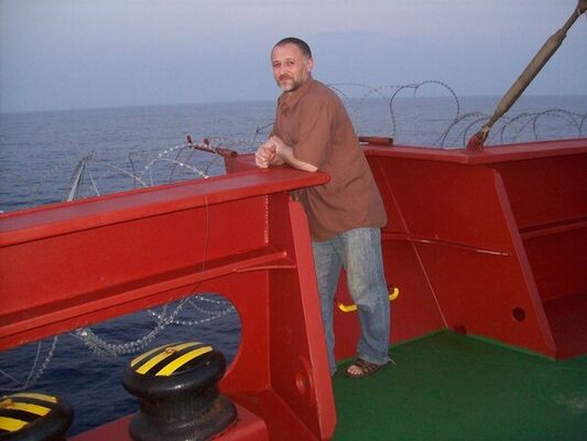  ,   Nik, 57 ,   ,   