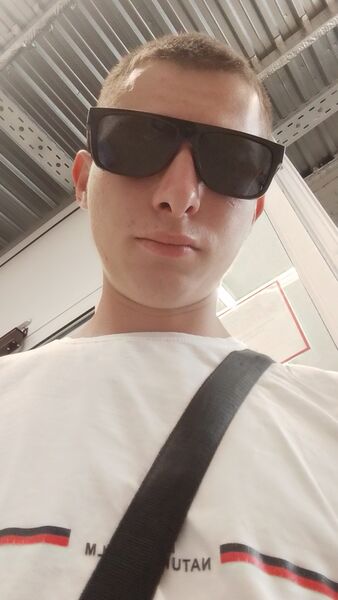  ,   Zarik, 21 ,  