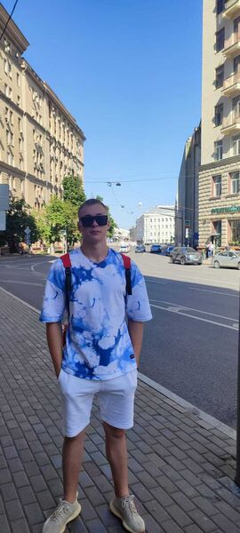  ,   Artem, 21 ,   ,   , c , 