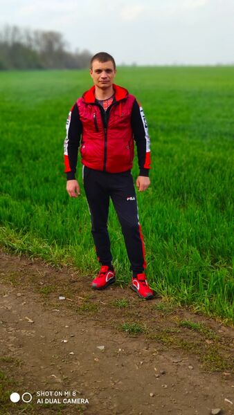  ,   Viktor, 37 ,   c 