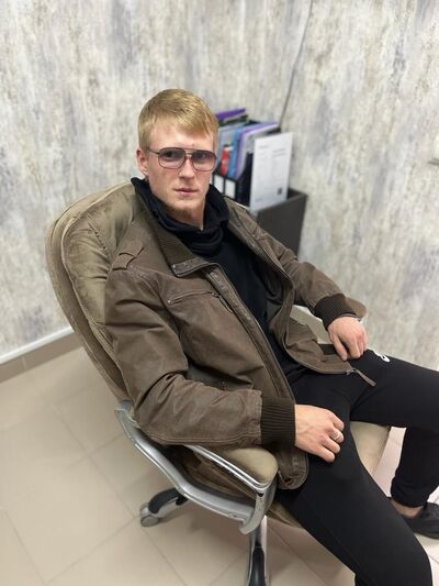  ,   Valerian, 32 ,   ,   , c , 