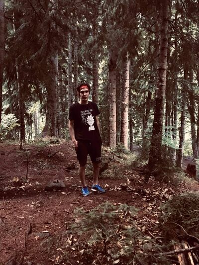  ,   Leon, 29 ,   ,   