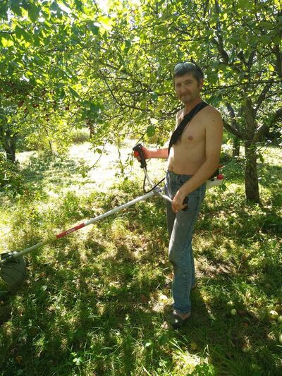  ,   Leonid, 57 ,  
