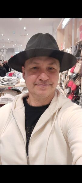  ,   Ruslan, 51 ,   ,   , c 