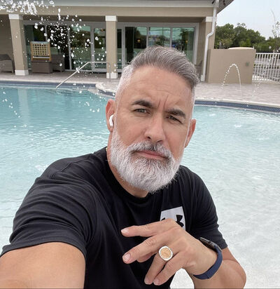  ,   Ronnie, 48 ,   ,   , c 