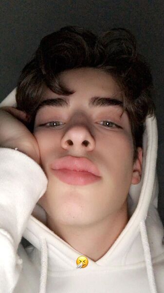  ,   Andrej, 21 ,   ,   , c 