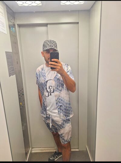  ,   Arsen, 33 ,   ,   