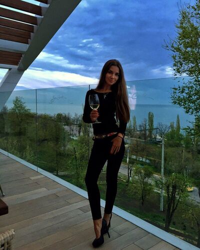  ,   Elvira, 28 ,   ,   