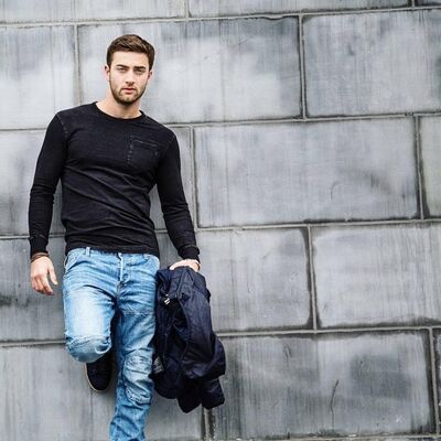  ,   Aleqsa, 25 ,   ,   