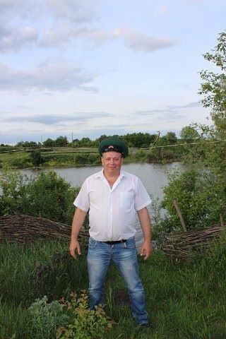  19628526  Alex, 56 ,    