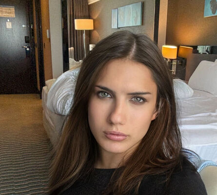  ,   Elena, 22 ,   ,   