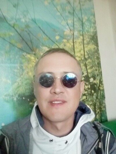  ,   Viktor, 41 ,   ,   , c , 