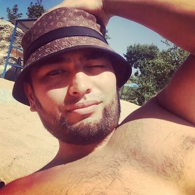  ,   Hugo, 37 ,   