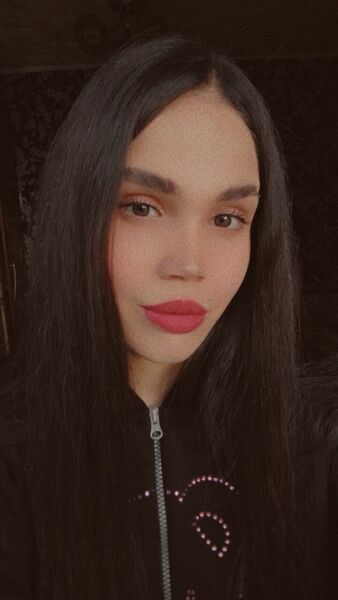  ,   Yana, 23 ,   c 