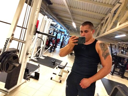  ,   Yaroslav, 32 ,   