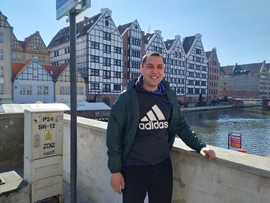  ,   Slava, 32 ,   ,   , c 