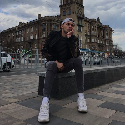  ,   George, 25 ,   