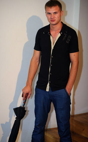  4291636  Gosha, 34 ,    