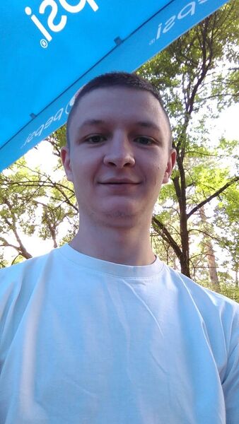  ,   Viktor, 33 ,     , c 