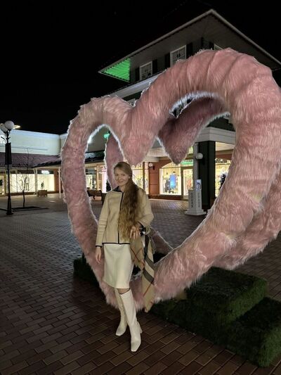  ,   Elle, 39 ,   ,   , c 