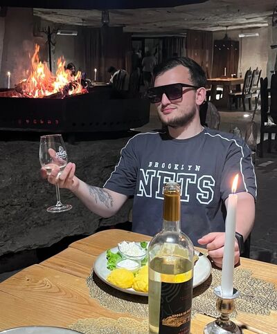  ,   Alex, 25 ,   ,   