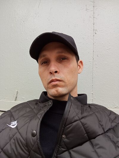 ,   Roberto, 37 ,   ,   