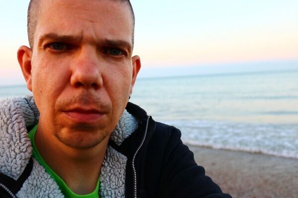  ,   Robert, 42 ,   