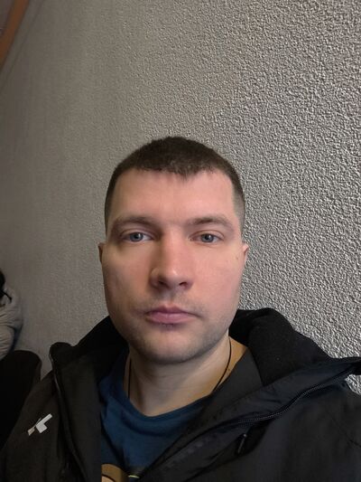  ,   Anton, 32 ,   ,   