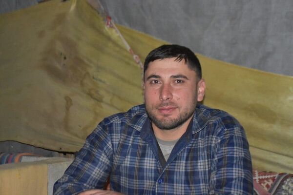  ,   Armen, 31 ,   ,   