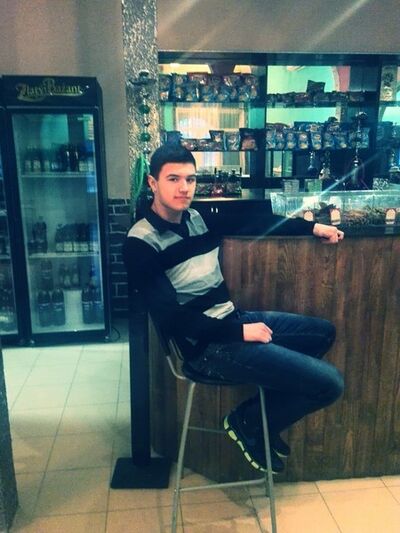 ,   Daniel, 28 ,   