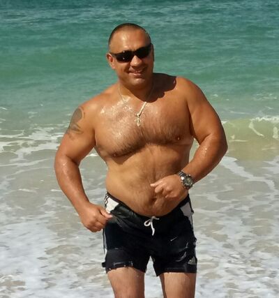  ,   Tom, 46 ,  