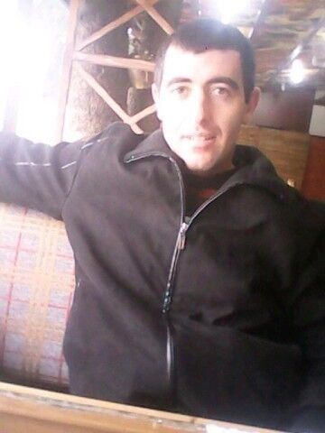  17742576  Artur, 35 ,    