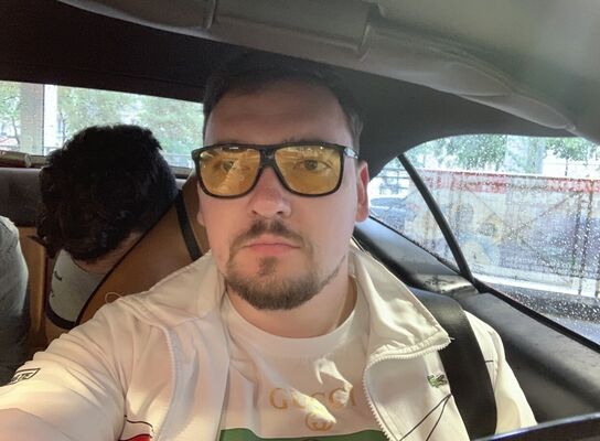  ,   Konstantin, 32 ,   ,   
