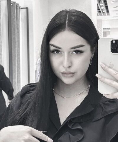  ,   Valeria, 24 ,   ,   