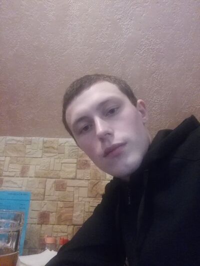  ,   Viktor, 31 ,   