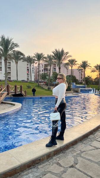  ,   Valerie, 27 ,   ,   