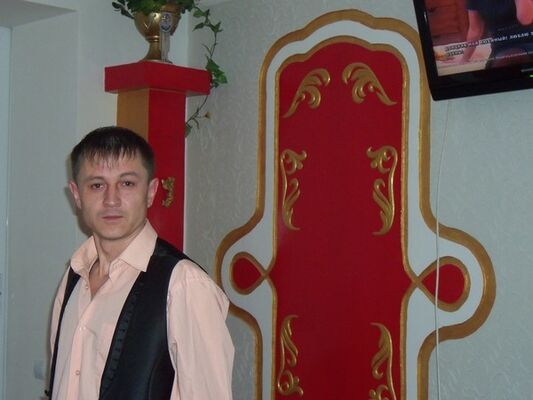  ,   Dima, 46 ,  