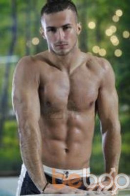  ,   Roland, 32 ,     , c 