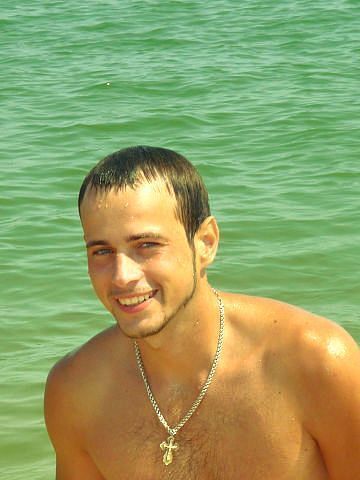  28437326  Viktor, 33 ,    