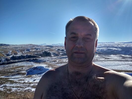  ,   Niks, 53 ,   