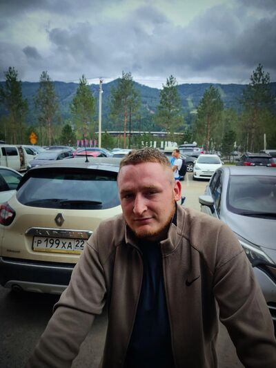  ,   Artem, 21 ,     