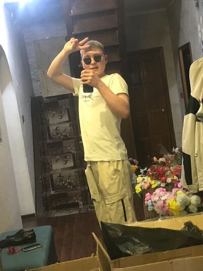  ,   Sasha, 21 ,   c 
